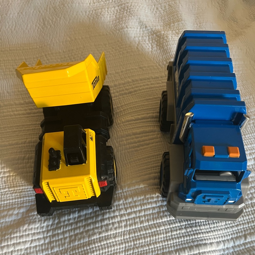2 tonka trucks in great condition
